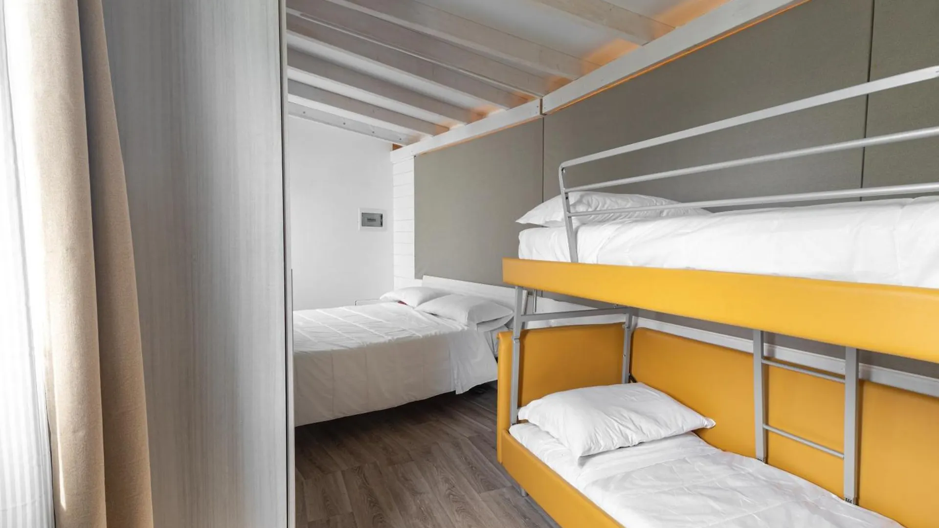 Üdülőpark La Valle Dei Caprioli Village Bungalow Park - Freelandia Azienda Agricola Montescudo